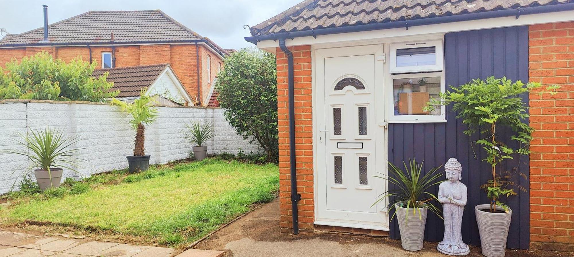 Cosy Bee And Apartment Bournemouth Exterior photo