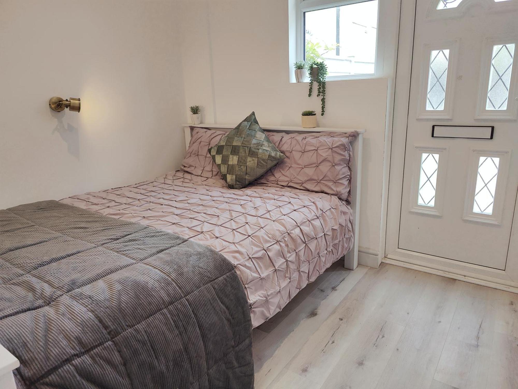 Cosy Bee And Apartment Bournemouth Exterior photo